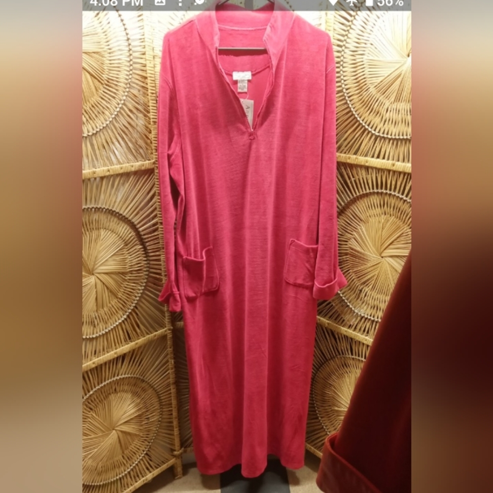 Anne Lewin Robe 1X New